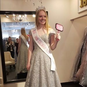 Meet your Posher, Makenzie